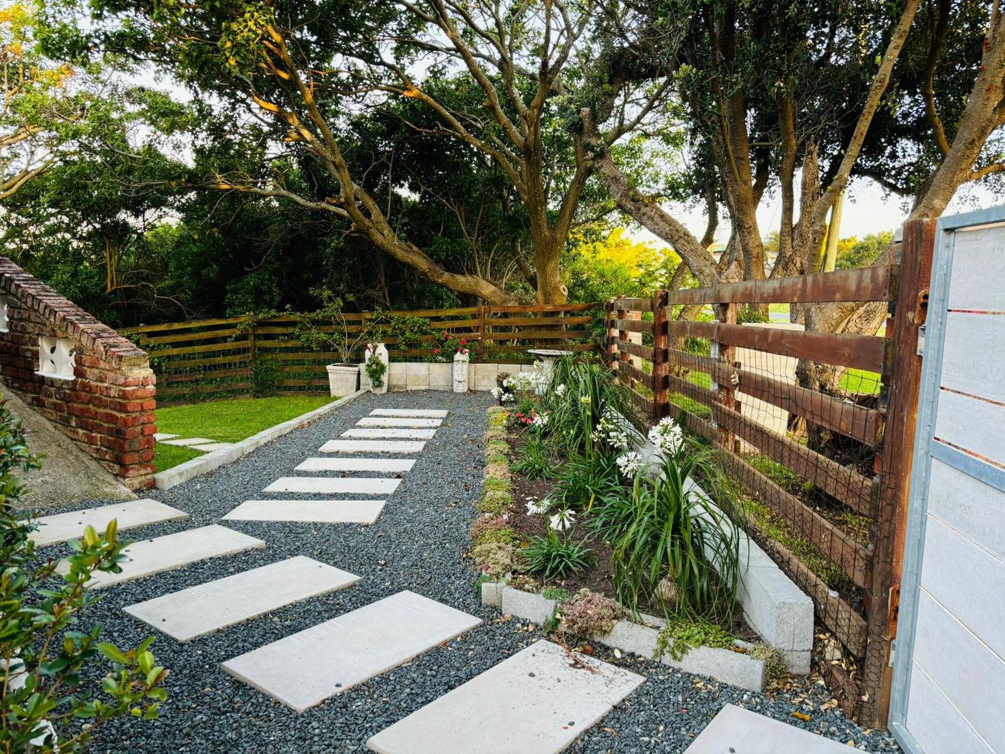 Barefoot B&B Morgan's Bay Exterior photo